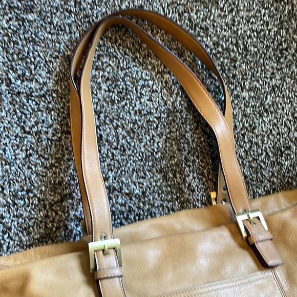 NWOT TIGNANELLO GENUINE LEATHER PURSE - Picture 3 of 8